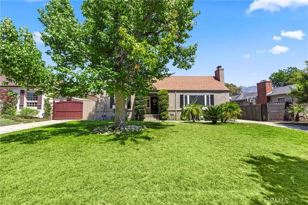 2205 Las Lunas, Pasadena, CA 91107
