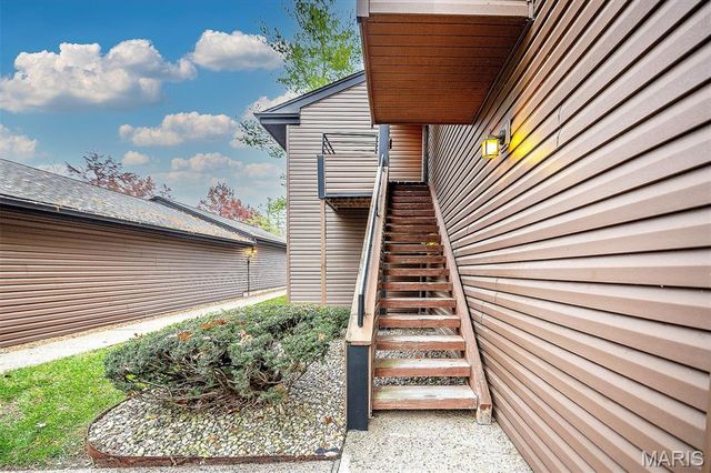 13819 Amiot Drive D, Maryland Heights, MO 63146