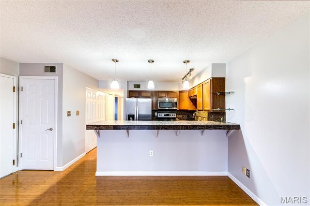 13819 Amiot Drive D, Maryland Heights, MO 63146