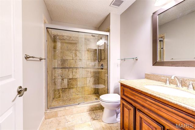 13819 Amiot Drive D, Maryland Heights, MO 63146