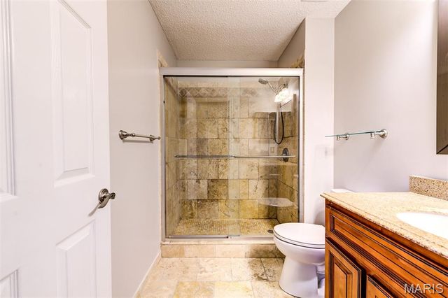 13819 Amiot Drive D, Maryland Heights, MO 63146