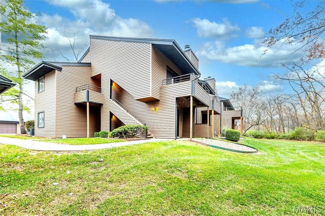 13819 Amiot Drive D, Maryland Heights, MO 63146