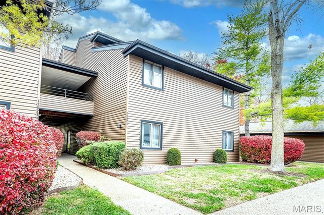 13819 Amiot Drive D, Maryland Heights, MO 63146