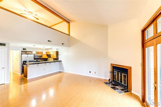 13819 Amiot Drive D, Maryland Heights, MO 63146