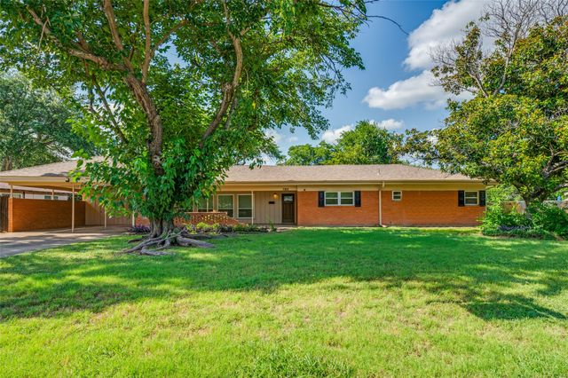 7305 Riviera Drive, North Richland Hills, TX 76180