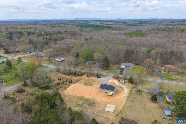 6682 COURTHOUSE RD, Louisa, VA 23093