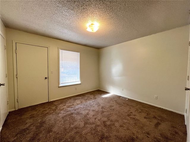 596 N Betty Jo Drive, Fayetteville, AR 72701
