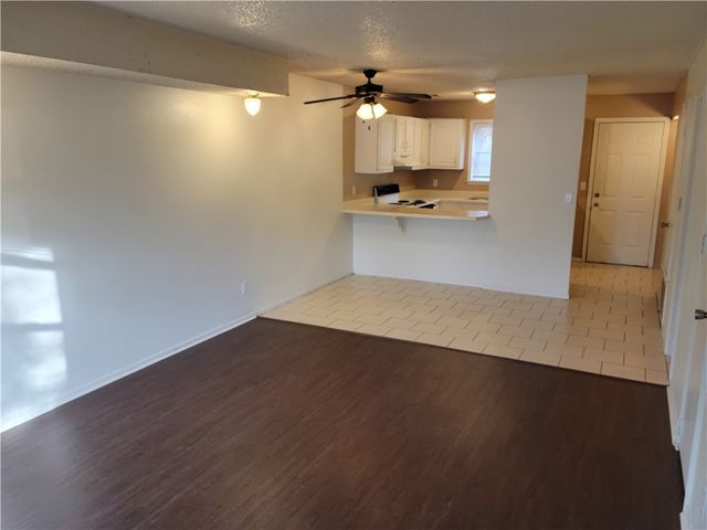 596 N Betty Jo Drive, Fayetteville, AR 72701