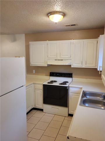 596 N Betty Jo Drive, Fayetteville, AR 72701
