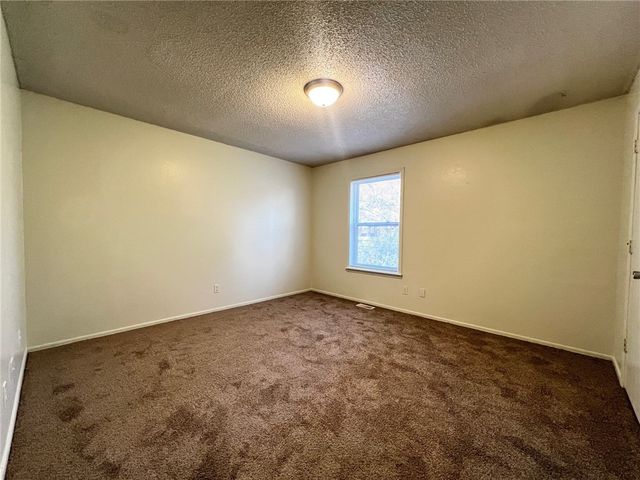 596 N Betty Jo Drive, Fayetteville, AR 72701