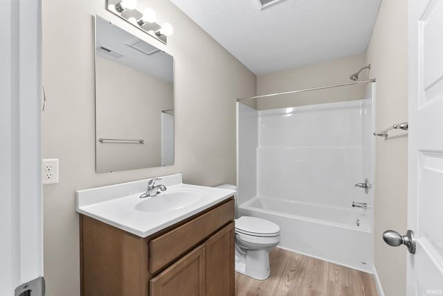 11697 Whistling Trail, Fort Wayne, IN 46818