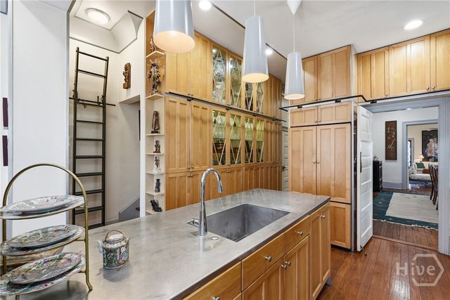 407 E Hall Street, Savannah, GA 31401