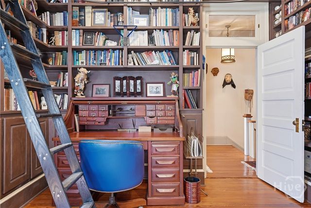 407 E Hall Street, Savannah, GA 31401