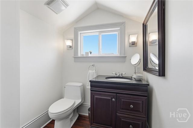 407 E Hall Street, Savannah, GA 31401