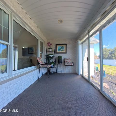 1013 S Lallendorf Road, Oregon, OH 43616