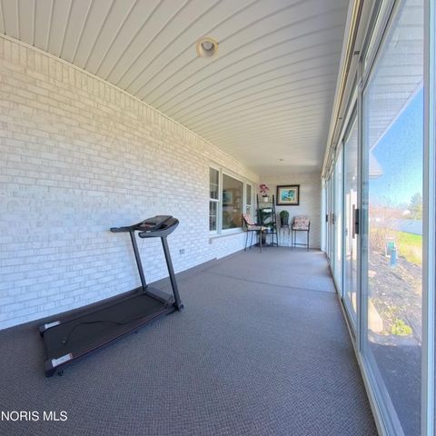 1013 S Lallendorf Road, Oregon, OH 43616