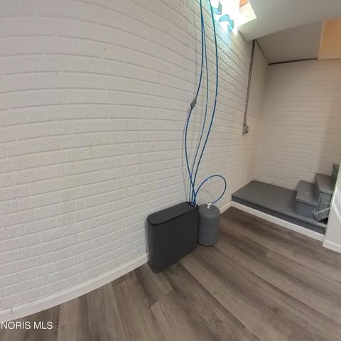 1013 S Lallendorf Road, Oregon, OH 43616