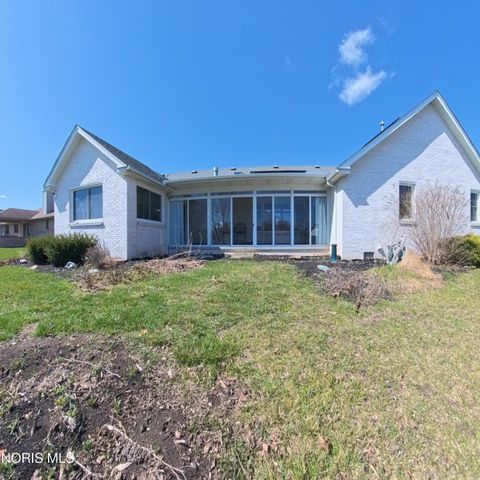 1013 S Lallendorf Road, Oregon, OH 43616