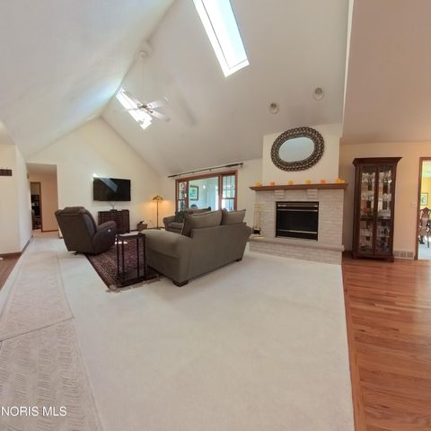 1013 S Lallendorf Road, Oregon, OH 43616