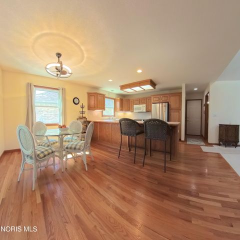 1013 S Lallendorf Road, Oregon, OH 43616