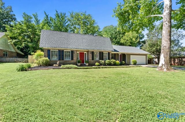 2906 Hunterwood Drive SE, Decatur, AL 35601