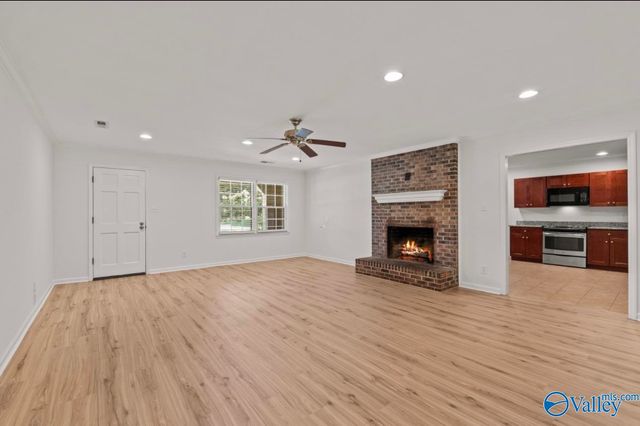 2906 Hunterwood Drive SE, Decatur, AL 35601