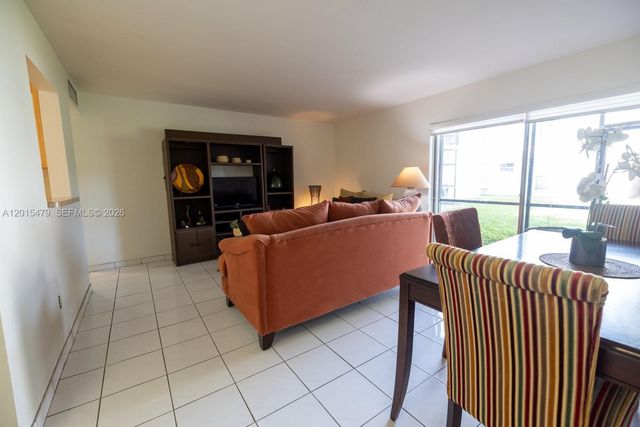 10385 N Kendall Dr P1, Miami, FL 33176