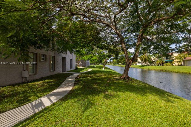 10385 N Kendall Dr P1, Miami, FL 33176