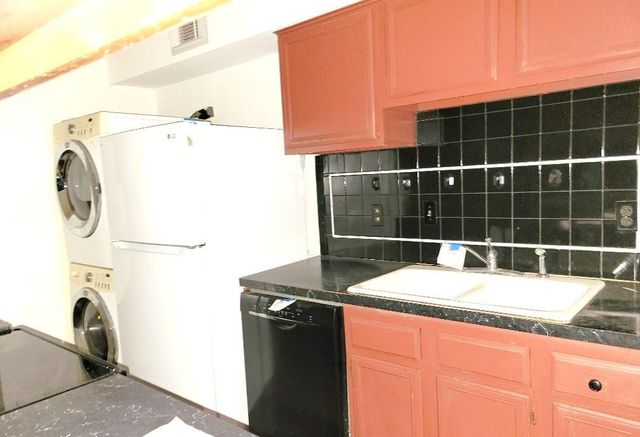 1601 S Shepherd Drive 164, Houston, TX 77019