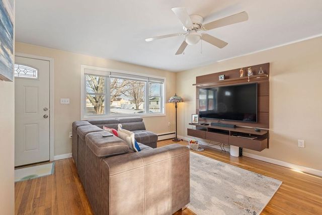 15 Kelwyn Drive, Rollinsford, NH 03078