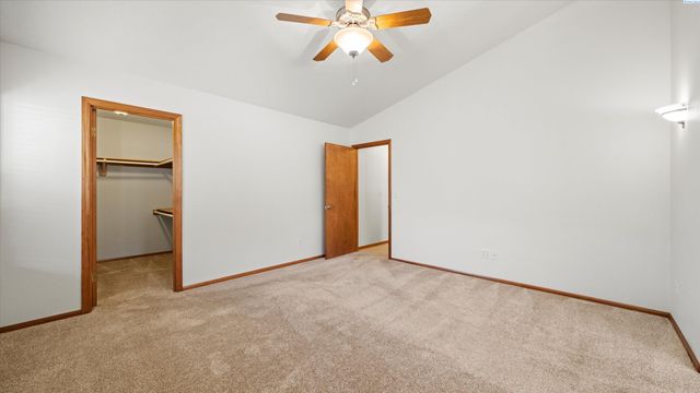 1869 SE Larch Ave, College Place, WA 99324