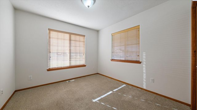 1869 SE Larch Ave, College Place, WA 99324