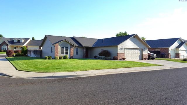 1869 SE Larch Ave, College Place, WA 99324