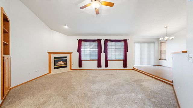 1869 SE Larch Ave, College Place, WA 99324