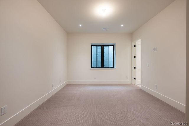 2070 S Saint Paul Street, Denver, CO 80210