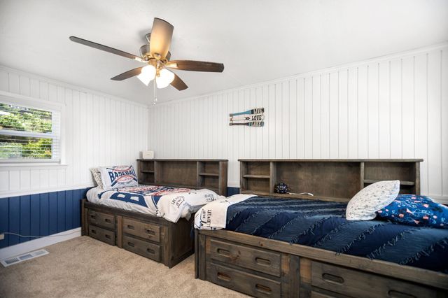 169 N County Road 4945, Etoile, TX 75944