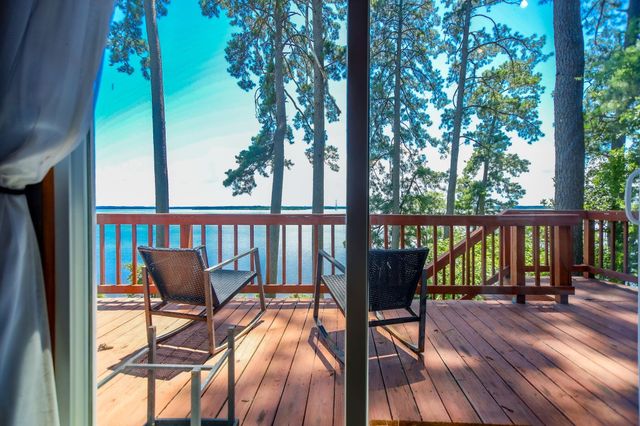 169 N County Road 4945, Etoile, TX 75944