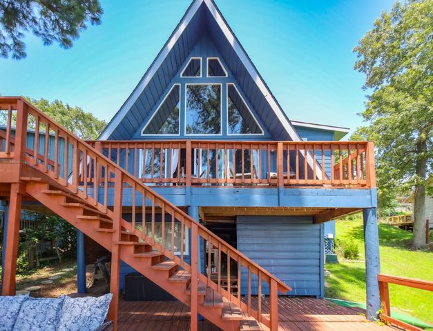 169 N County Road 4945, Etoile, TX 75944