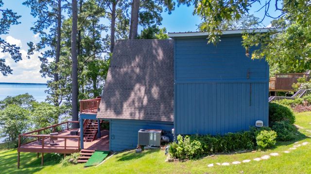 169 N County Road 4945, Etoile, TX 75944