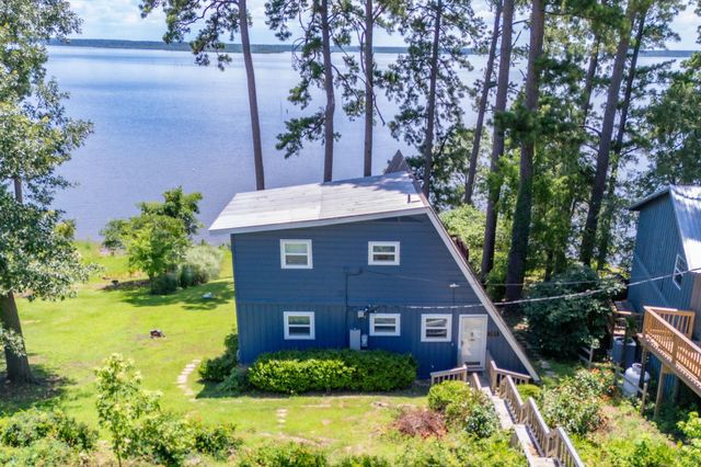 169 N County Road 4945, Etoile, TX 75944