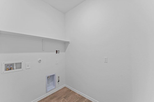 12200 Silverton Tree BND, Mustang Ridge, TX 78610