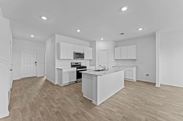 12200 Silverton Tree BND, Mustang Ridge, TX 78610