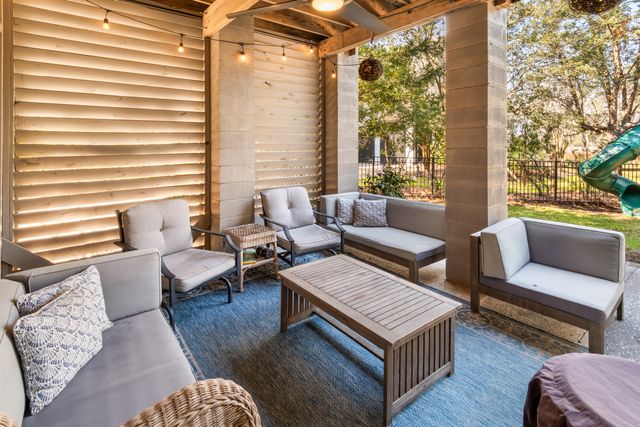 201 N Ladd Court, Charleston, SC 29492