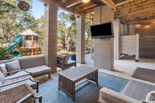 201 N Ladd Court, Charleston, SC 29492