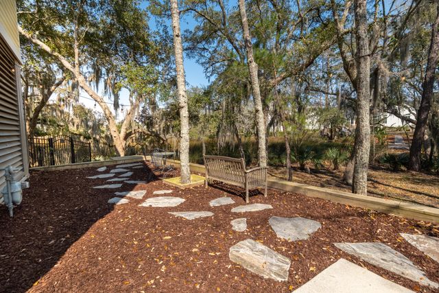 201 N Ladd Court, Charleston, SC 29492