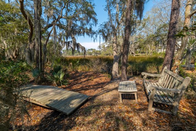 201 N Ladd Court, Charleston, SC 29492