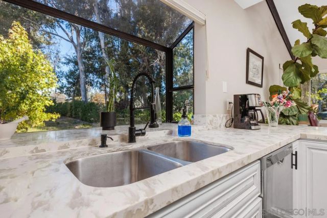 1844 Wintergreen Glen, Escondido, CA 92026