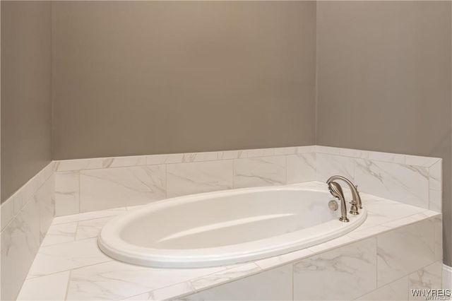 35 Ojibwa Circle, Buffalo, NY 14202