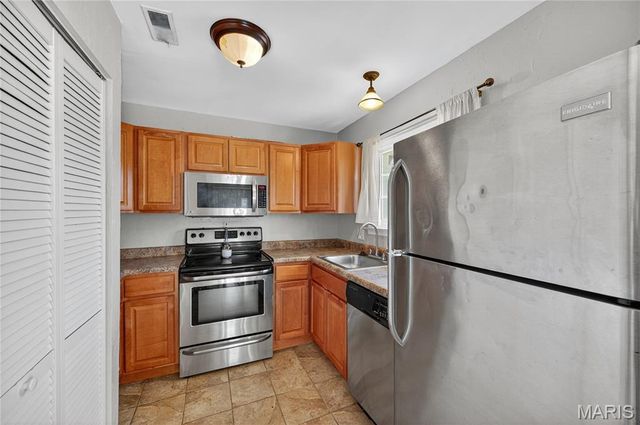 682 Sugar Trail Court 6, St Peters, MO 63376