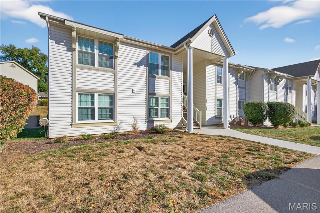 682 Sugar Trail Court 6, St Peters, MO 63376